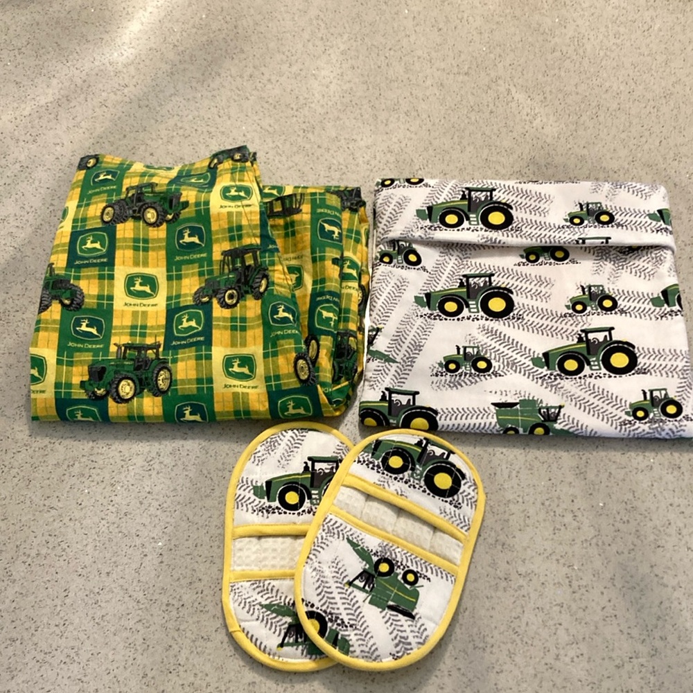 🌻3 for $20🌻 John Deere Cooking Accessories